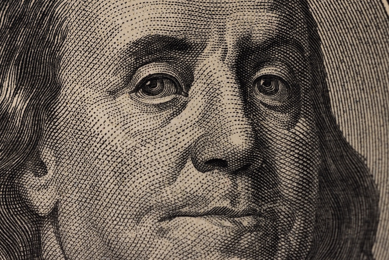 How to Use Technical Analysis to Navigate Market Corrections